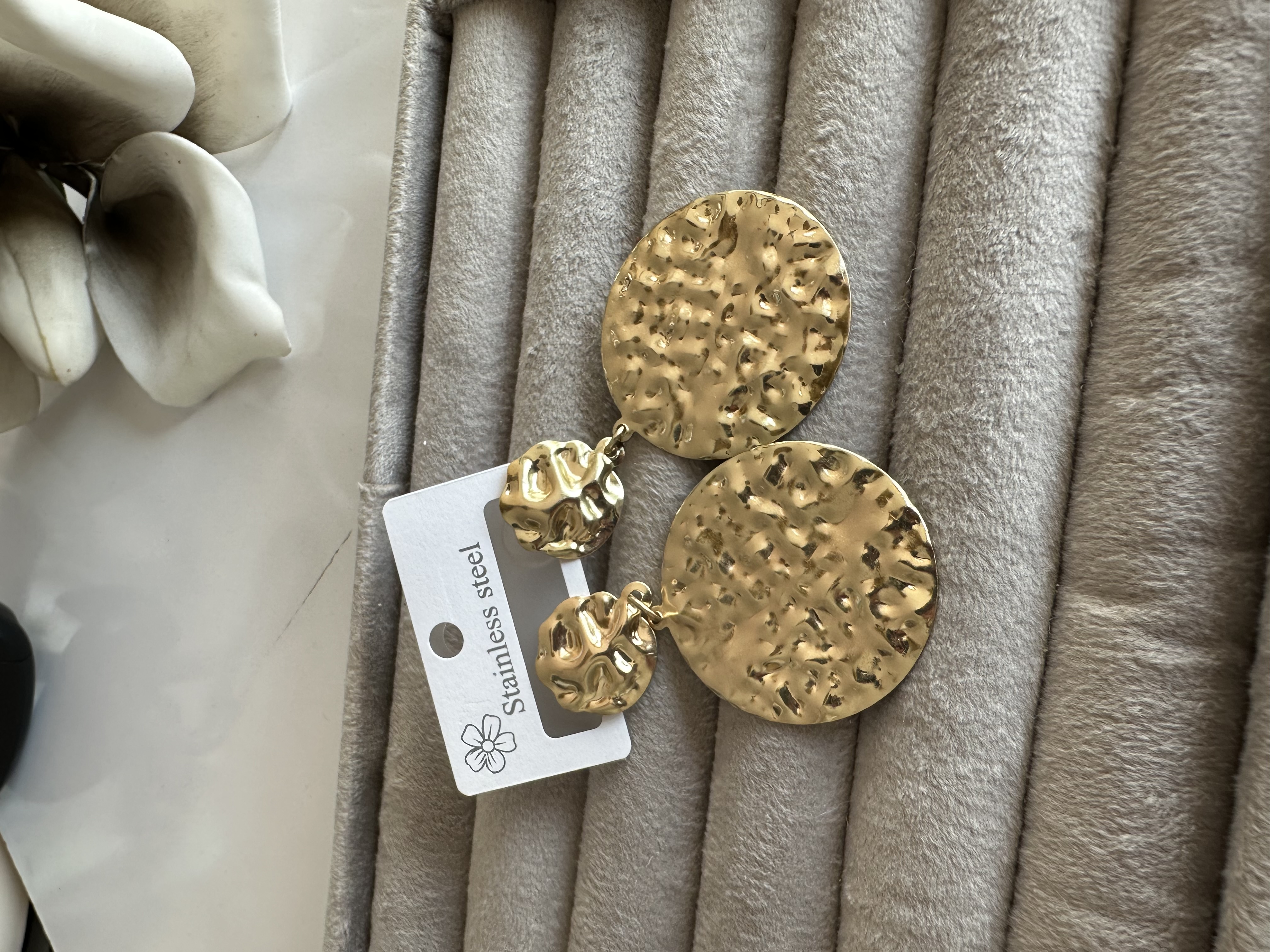 گوشواره چکشی ابکاری طلا طرح فشن
